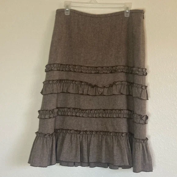 Wool Skirt with Ruffles - Picture 4 of 5